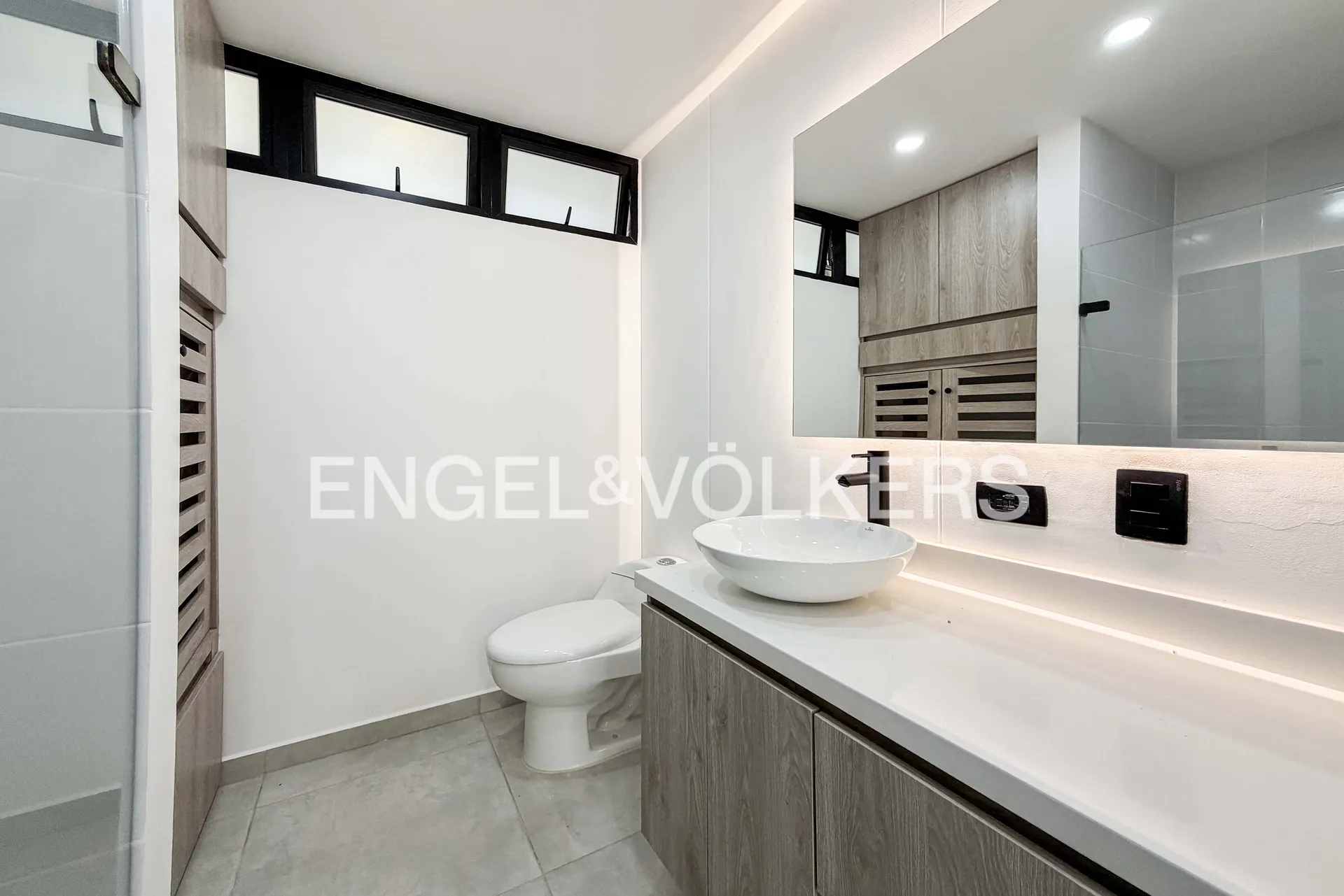 Apartamento en venta en Loma De Las Brujas, Envigado · foto 8 de 11