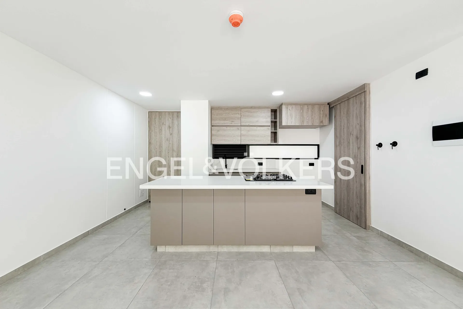 Apartamento en venta en Loma De Las Brujas, Envigado · foto 3 de 11