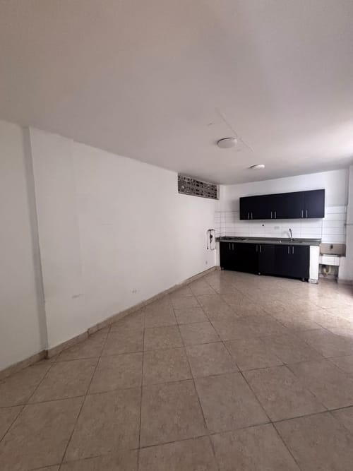 Edificio en arriendo en Laureles, Medellín, 1000 m² · foto 12 de 18