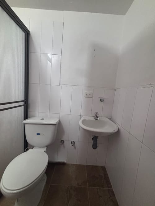 Edificio en arriendo en Laureles, Medellín, 1000 m² · foto 16 de 18