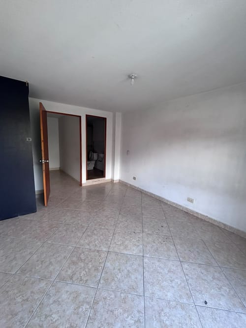 Edificio en arriendo en Laureles, Medellín, 1000 m² · foto 8 de 18