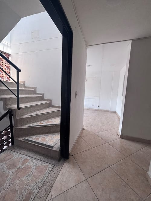 Edificio en arriendo en Laureles, Medellín, 1000 m² · foto 17 de 18