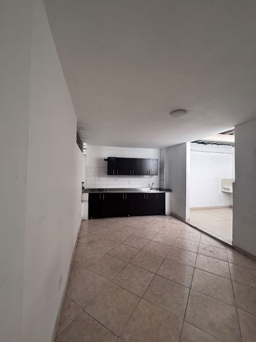 Edificio en arriendo en Laureles, Medellín, 1000 m² · foto 13 de 18