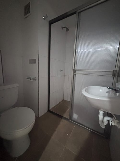 Edificio en arriendo en Laureles, Medellín, 1000 m² · foto 15 de 18