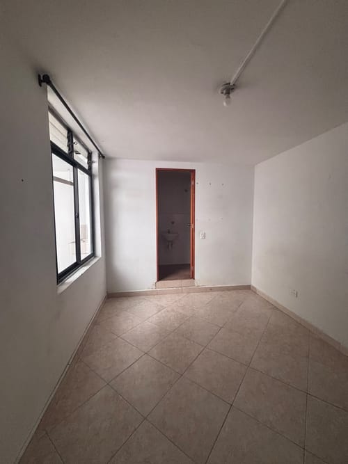 Edificio en arriendo en Laureles, Medellín, 1000 m² · foto 11 de 18
