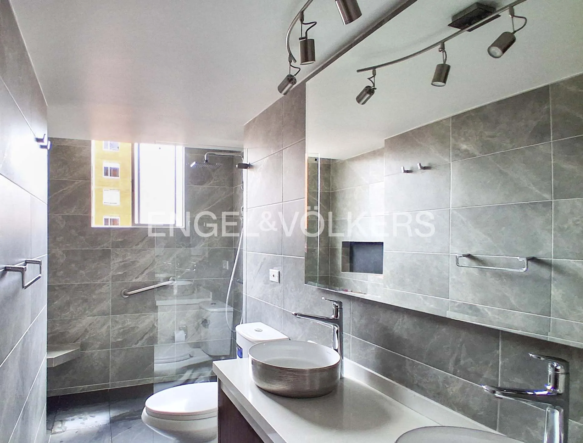 Apartamento en venta en Lagos De Cordoba, Bogotá · foto 10 de 20