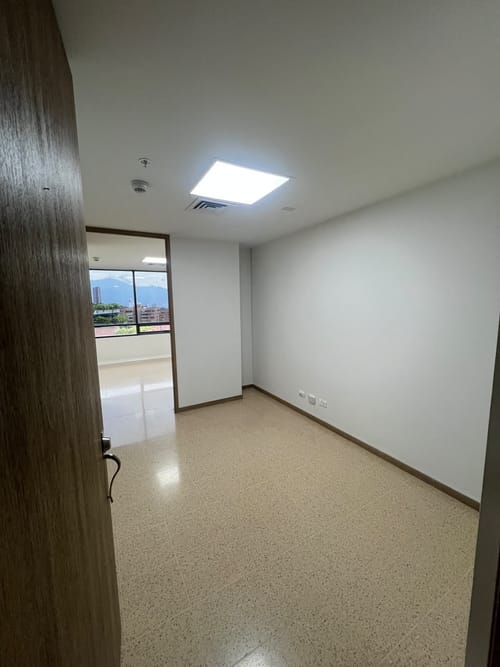 Consultorio en arriendo en El Tesoro, Medellín, 35 m² · foto 7 de 9