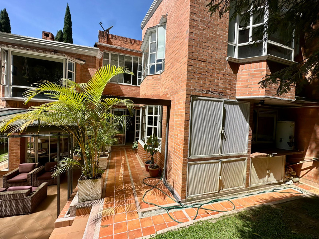 Casa en arriendo en El Poblado, Medellín · foto 10 de 24