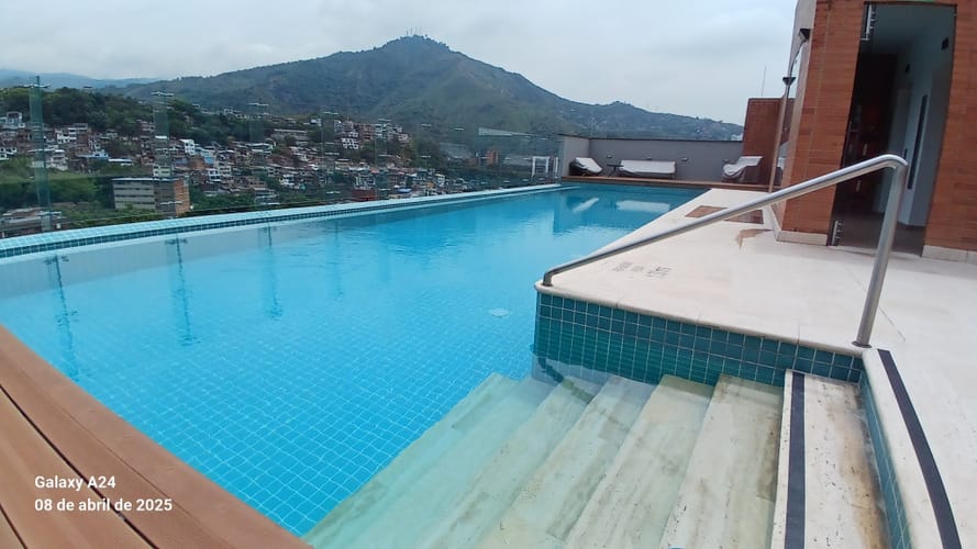Apartamento de 3 alcobas en venta en Santa Teresita, Cali, 232 m² · foto 16 de 24