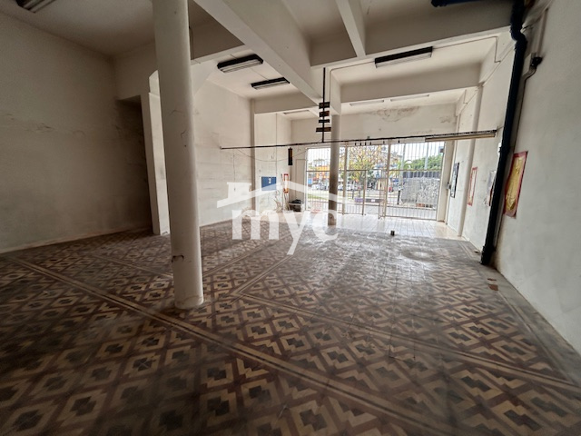 Local Comercial en Alquiler · Foto 2