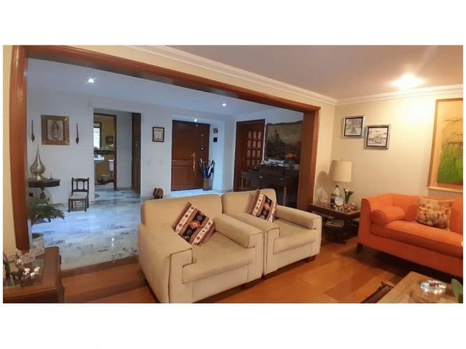 Apartamento en venta en Los Rosales, Bogotá, 252 m² · foto 5 de 9