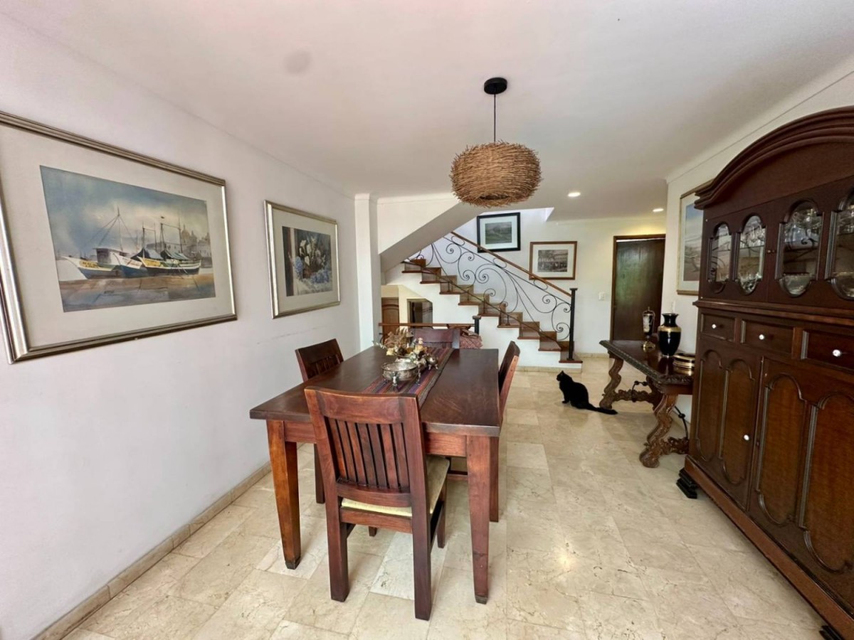 Casa en arriendo en El Poblado, Medellín · foto 8 de 21