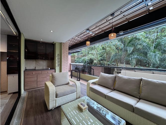 Apartamento de 2 alcobas en venta en Loma De Las Brujas, Envigado, 86 m² · foto 2 de 18