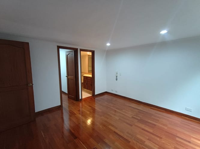 Apartamento de 3 alcobas en arriendo en Las Lomas, Medellín, 135 m² · foto 5 de 24