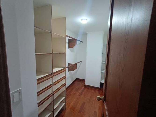 Apartamento de 3 alcobas en arriendo en Las Lomas, Medellín, 135 m² · foto 10 de 24