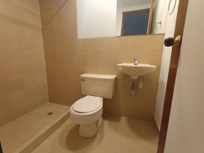 Apartamento de 3 alcobas en arriendo en Las Lomas, Medellín, 135 m² · foto 14 de 24