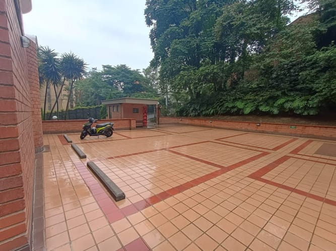 Apartamento de 3 alcobas en arriendo en Las Lomas, Medellín, 135 m² · foto 21 de 24