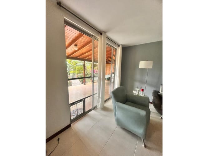 Casa de 3 alcobas en venta en El Castillo, Jamundí, 253 m² · foto 9 de 24