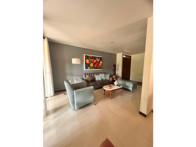 Casa de 3 alcobas en venta en El Castillo, Jamundí, 253 m² · foto 16 de 24