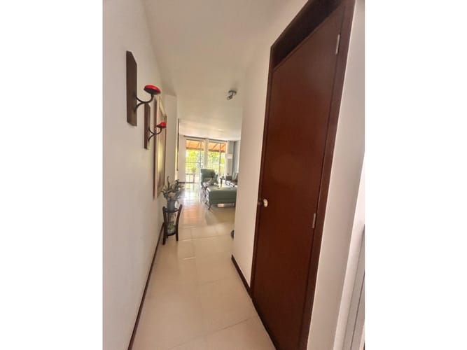 Casa de 3 alcobas en venta en El Castillo, Jamundí, 253 m² · foto 17 de 24