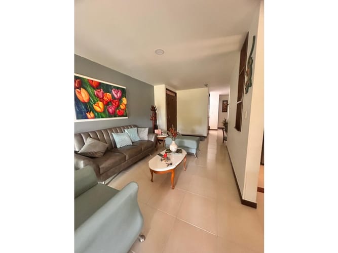 Casa de 3 alcobas en venta en El Castillo, Jamundí, 253 m² · foto 18 de 24