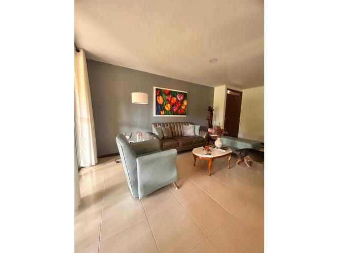 Casa de 3 alcobas en venta en El Castillo, Jamundí, 253 m² · foto 21 de 24