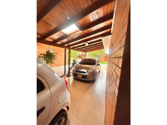 Casa de 3 alcobas en venta en El Castillo, Jamundí, 253 m² · foto 23 de 24