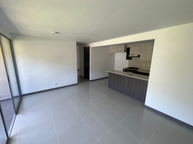 Apartamento de 3 alcobas en arriendo en Camino Verde, Envigado, 87 m² · foto 3 de 16