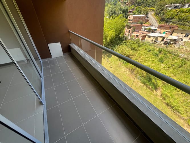 Apartamento de 3 alcobas en arriendo en Camino Verde, Envigado, 87 m² · foto 6 de 16