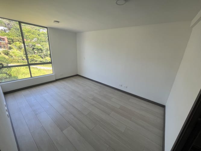 Apartamento de 3 alcobas en arriendo en Camino Verde, Envigado, 87 m² · foto 10 de 16