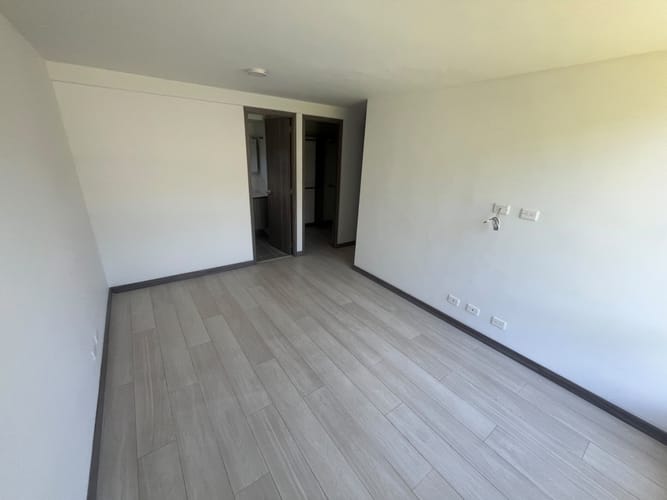 Apartamento de 3 alcobas en arriendo en Camino Verde, Envigado, 87 m² · foto 12 de 16