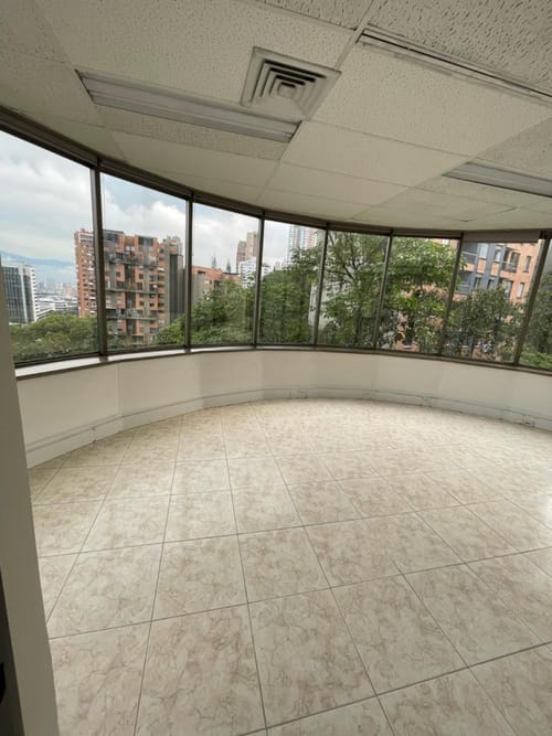 Oficina en arriendo en Castropol, Medellín, 123 m² · foto 6 de 13