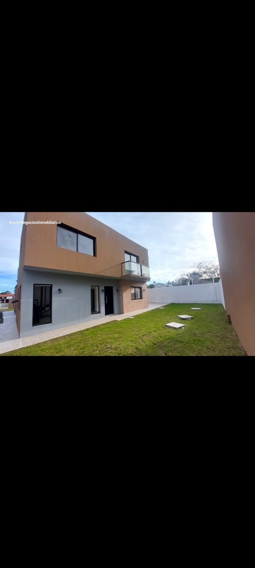 Divina casa a estrenar en Lomas de solimar de tres dormitorios Y dos baños