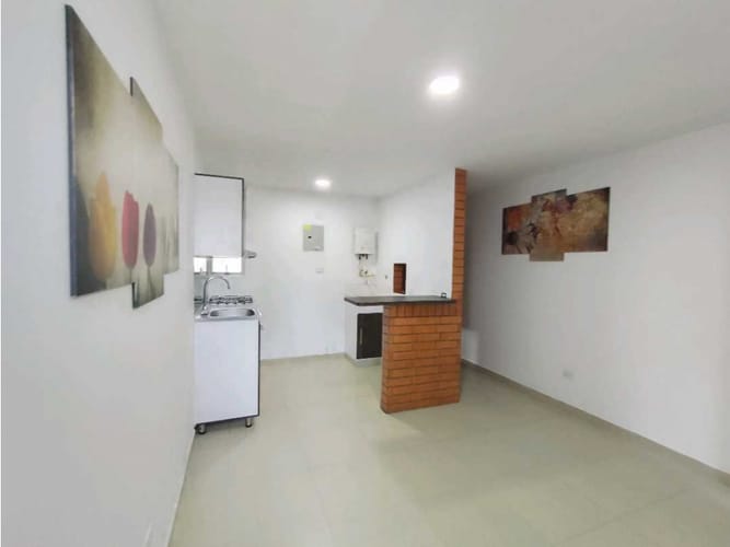 Apartaestudio en venta en La Candelaria, Medellín, 32 m² · foto 2 de 8