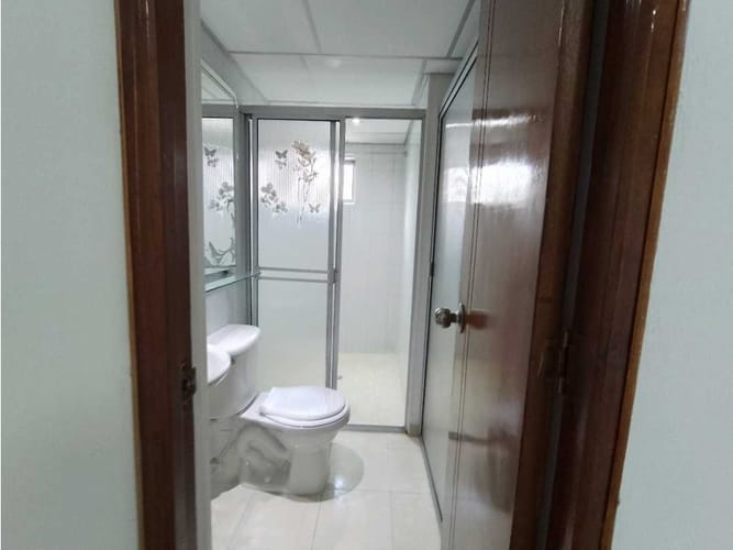 Apartaestudio en venta en La Candelaria, Medellín, 32 m² · foto 6 de 8