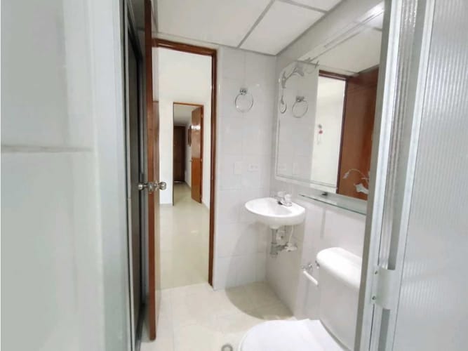 Apartaestudio en venta en La Candelaria, Medellín, 32 m² · foto 7 de 8