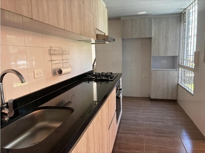 Apartamento de 3 alcobas en venta en Fontibon, Bogotá, 88 m² · foto 2 de 17