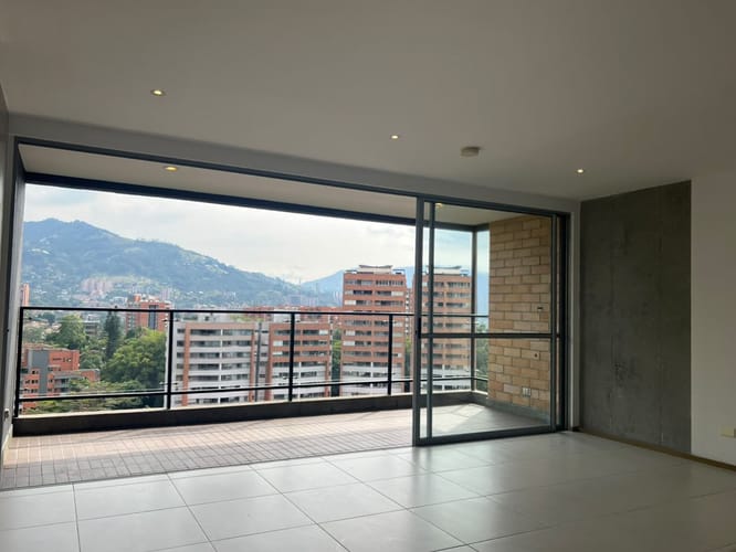 Apartamento de 2 alcobas en arriendo en Loma El Atravesado, Envigado, 81 m² · foto 2 de 16