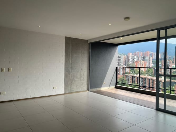 Apartamento de 2 alcobas en arriendo en Loma El Atravesado, Envigado, 81 m² · foto 3 de 16