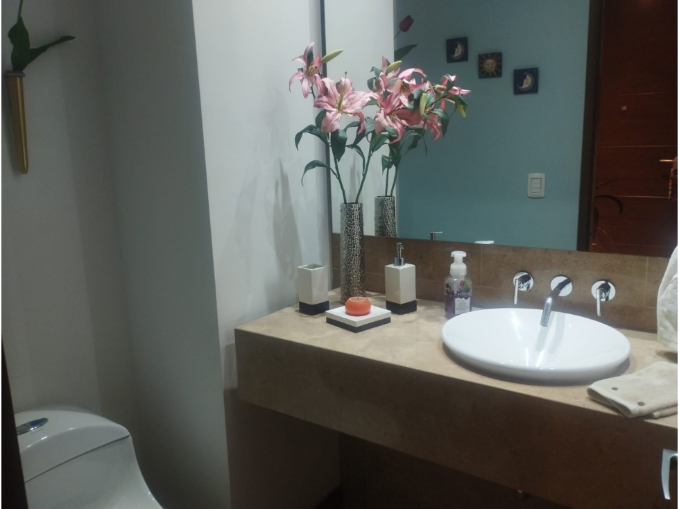 Apartamento en venta en Santa Barbara Occidental, Bogotá · foto 8 de 16