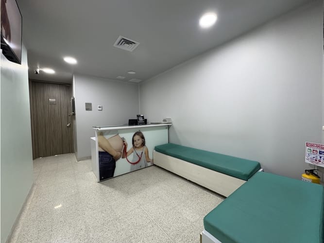 Consultorio en arriendo en Ciudad Del Río, Medellín, 26 m² · foto 2 de 14