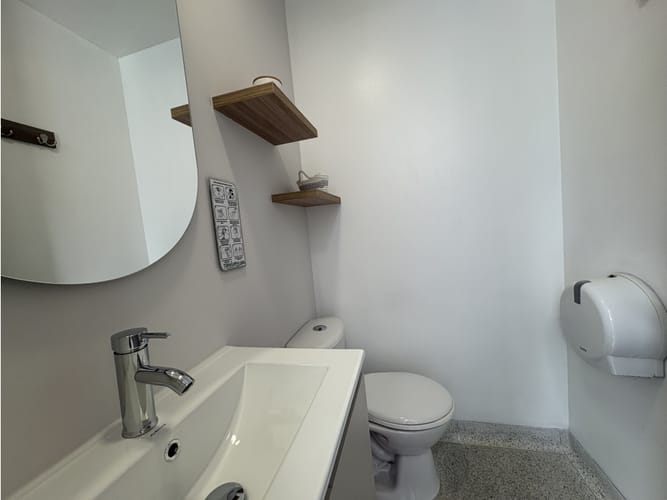 Consultorio en arriendo en Ciudad Del Río, Medellín, 26 m² · foto 9 de 14