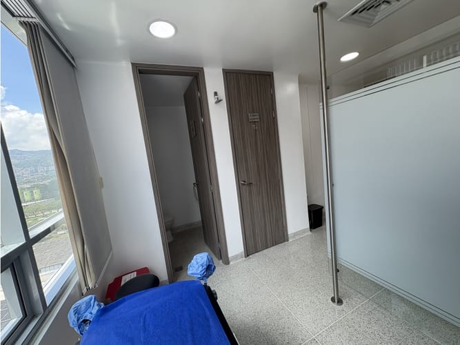 Consultorio en arriendo en Ciudad Del Río, Medellín, 26 m² · foto 10 de 14