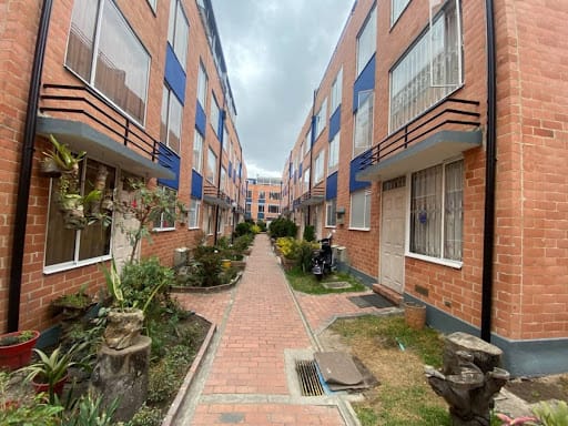 Casa de 3 alcobas en venta en Ciudad Techo, Bogotá, 85 m² · foto 2 de 20