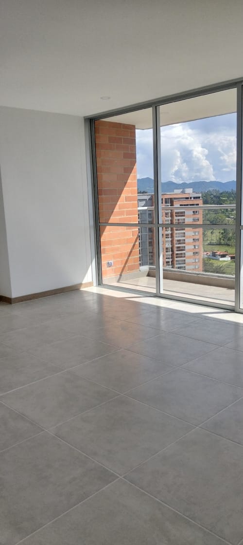 Apartamento de 3 alcobas en venta en Centro, Rionegro, 92 m² · foto 3 de 16