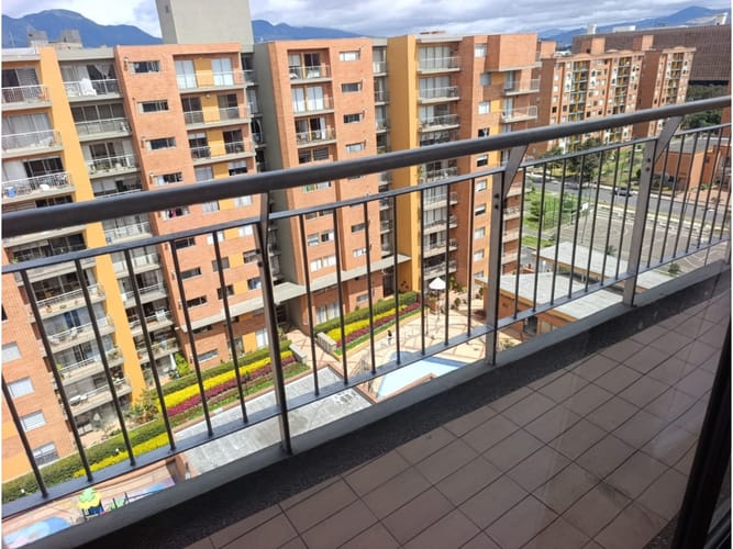 Apartamento de 4 alcobas en venta en Ciudad Salitre Oriental, Bogotá, 138 m² · foto 5 de 23