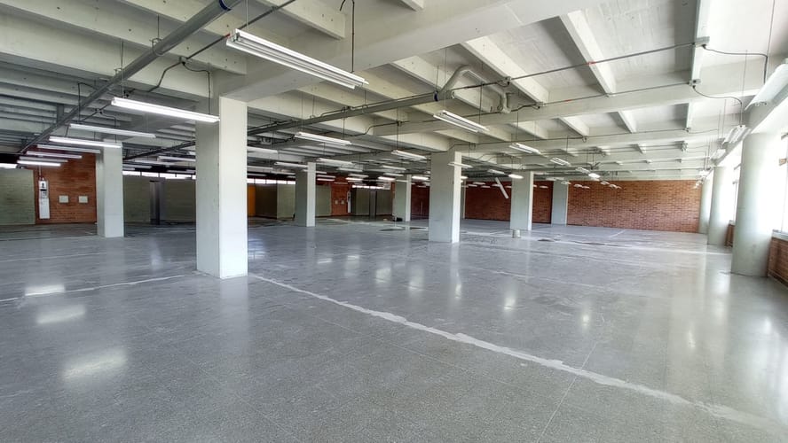 Oficina en arriendo en Santa Fe, Medellín, 152 m² · foto 3 de 5