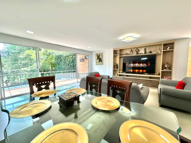 Casa de 6 alcobas en venta en Mugá, Envigado, 330 m² · foto 4 de 24