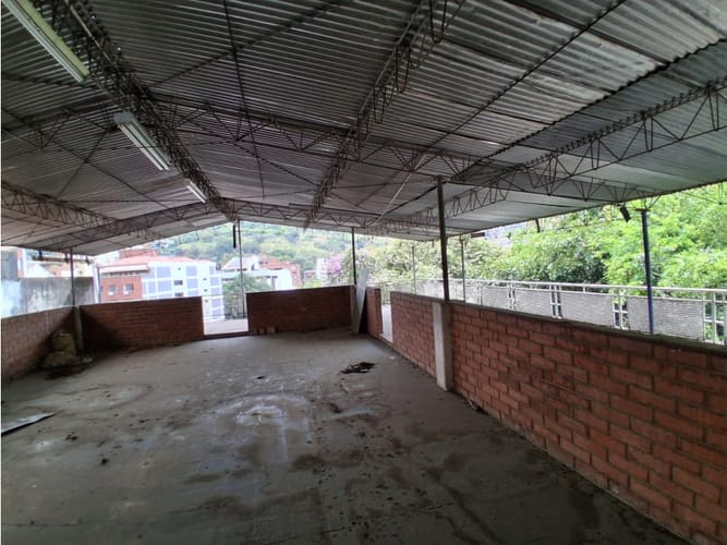 Casa de 10 alcobas en venta en Santa Teresita, Cali, 528 m² · foto 15 de 15