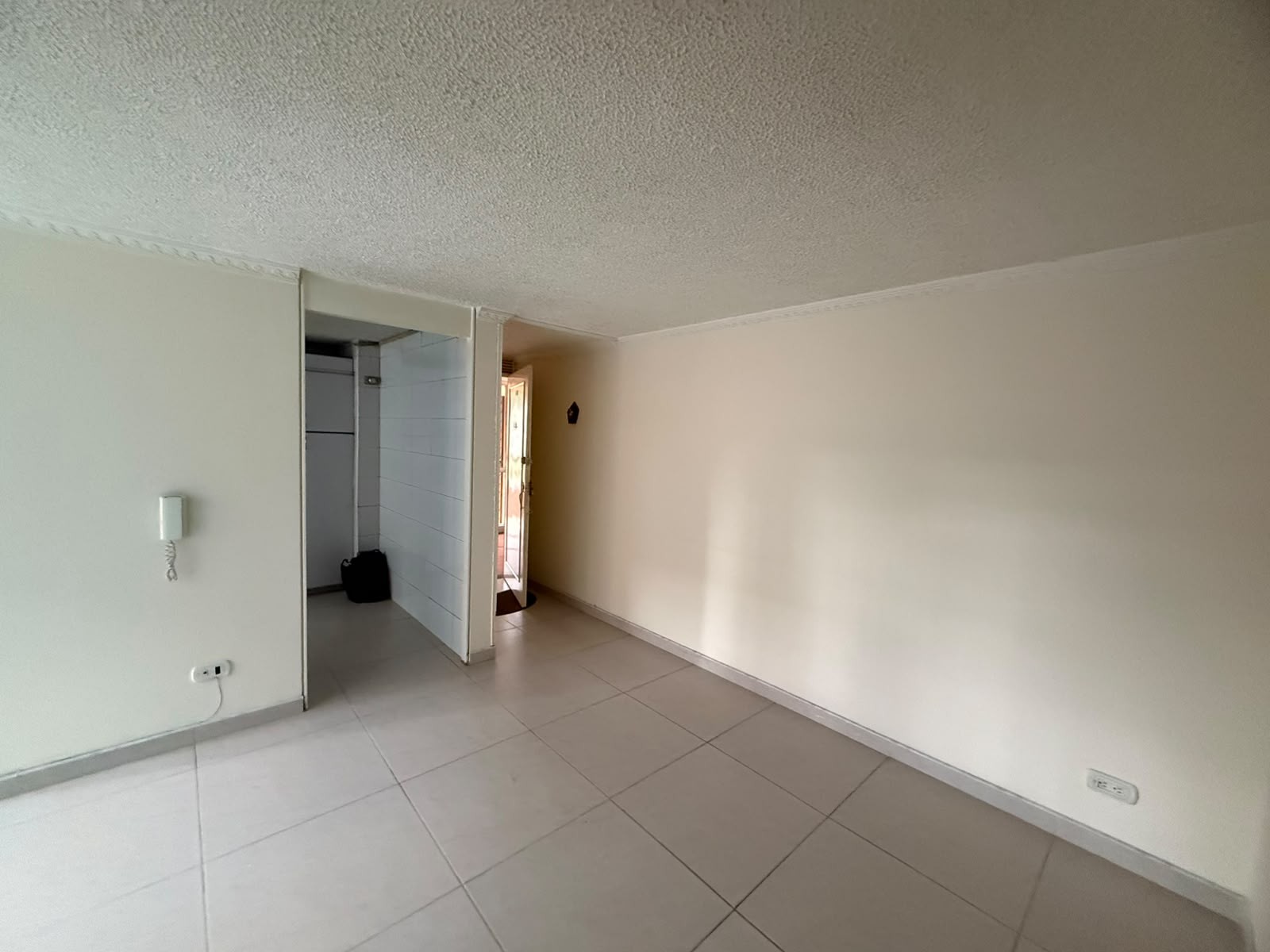 Apartamento en venta en Modelia, Bogotá · foto 9 de 16
